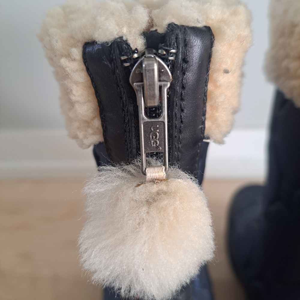 UGG Australia Women’s Waterproof Shearling Lined Winter Boots – Size 7 - Picture 5 of 9